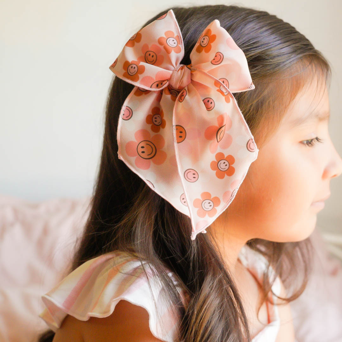 Smiley Daisy Bow