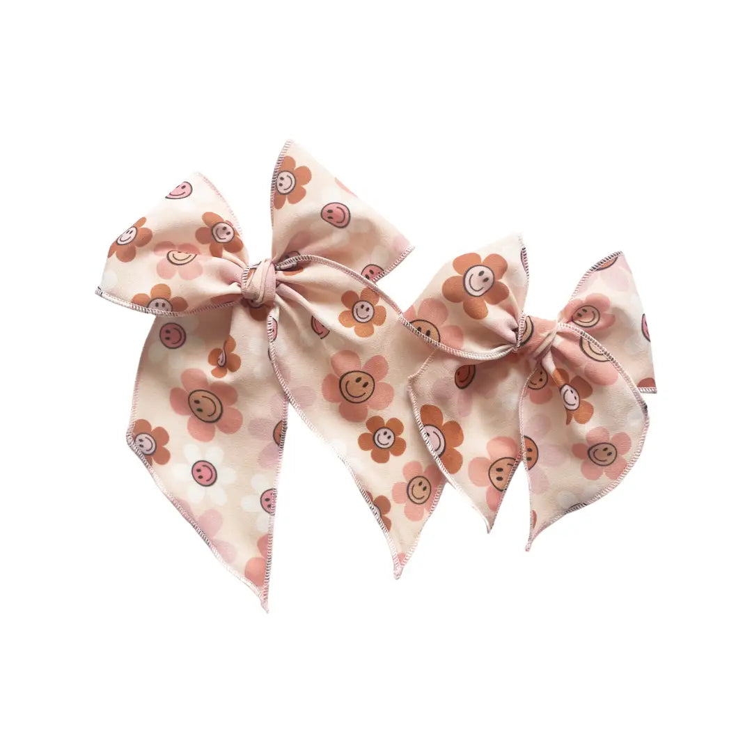 Smiley Daisy Bow